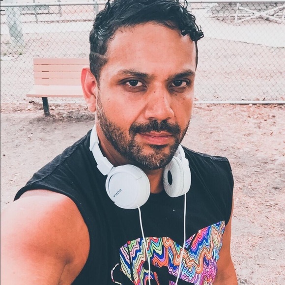 Neon gypsy 🤟🏽 - Picture 2 of 8